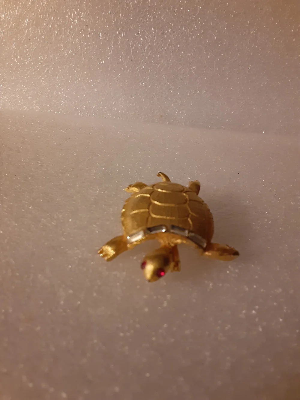 Vintage Turtle Brooch Pin Brushed Gold Tone Ruby Eyes Rhinestone Collar